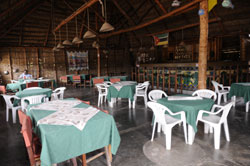 Na Sombra restaurant bar and budget accommodation Vilanculos Mozambique