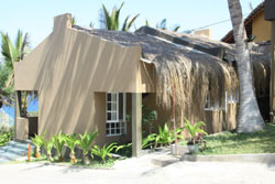 places to stay in Tofo