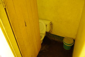Shared toilets at Na Sombra Vilanculos Mozambique